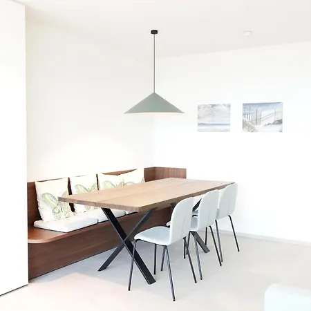 In With Terrace, Cleaning Included *
