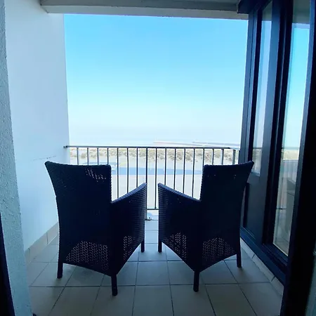 In With Terrace, Cleaning Included *